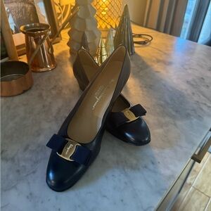 Vintage Salvatore Ferragamo holiday flats in Navy